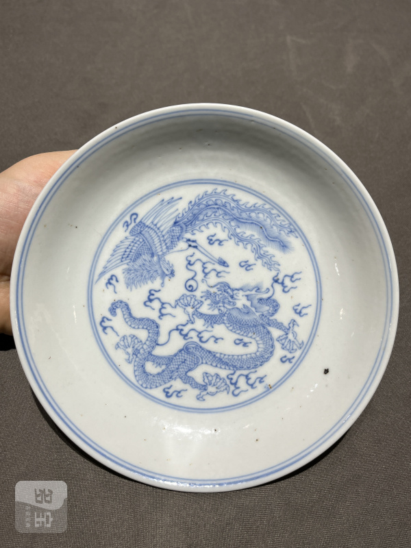 " 大清雍正年制 " 款青花淡描海水龙凤纹盘 - 图2